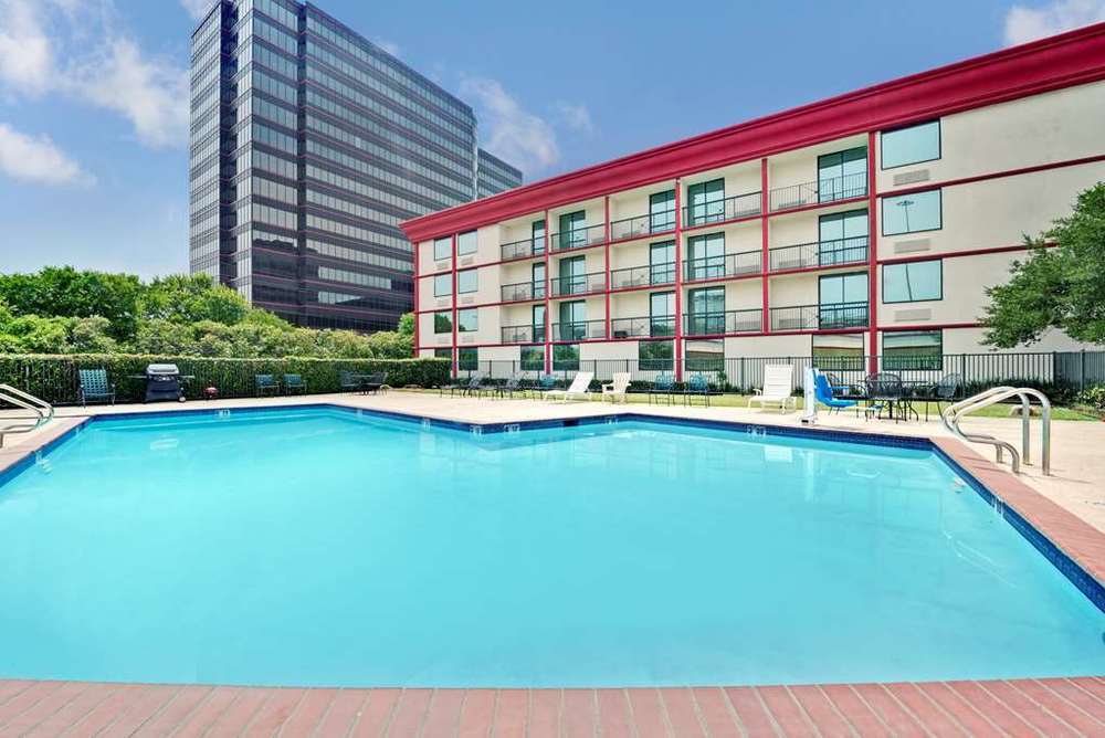 Clarion Hotel Park Central Dallas Konforlar fotoğraf